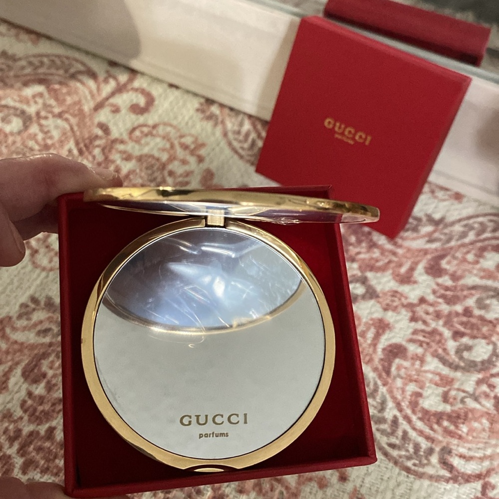 Gucci Gold Compact Mirror-NIB - Picture 7 of 12